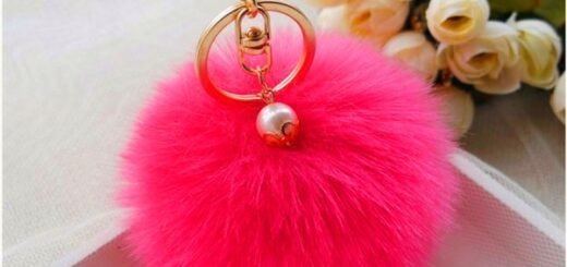 pembe ponponlu çanta akseusarı