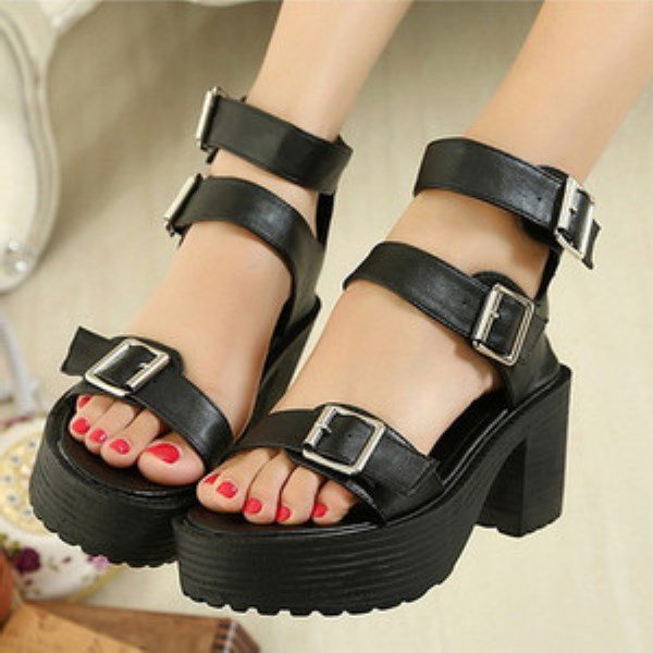 Yüksek Tabanlı Sandalet Modelleri