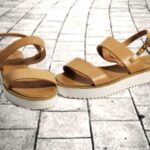 altın rengi kalın taban sandalet modeli