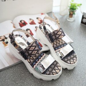 en guzel yazlik sandalet modelleri