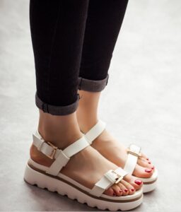 en trend yazlık sandalet modelleri