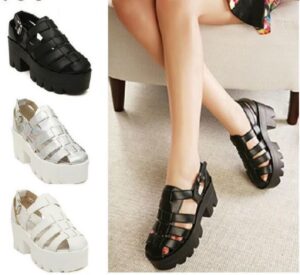 önü kapalı sandalet modeli