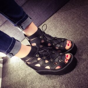 siyah sandalet modelleri