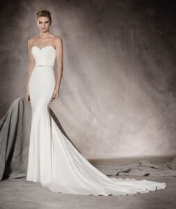 pronovias dar kesim gelinlik modeli