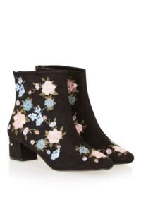 çiçekli bot modeli