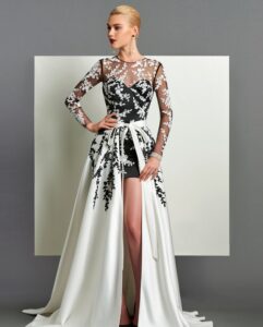 Derin yırtmaçlı elbise modelleri