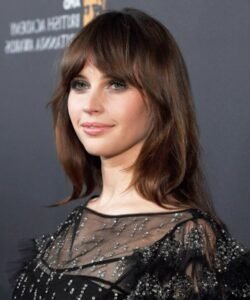 Bu Kışın En Trend Saç Modeli Perçemli Saçlar.jpg