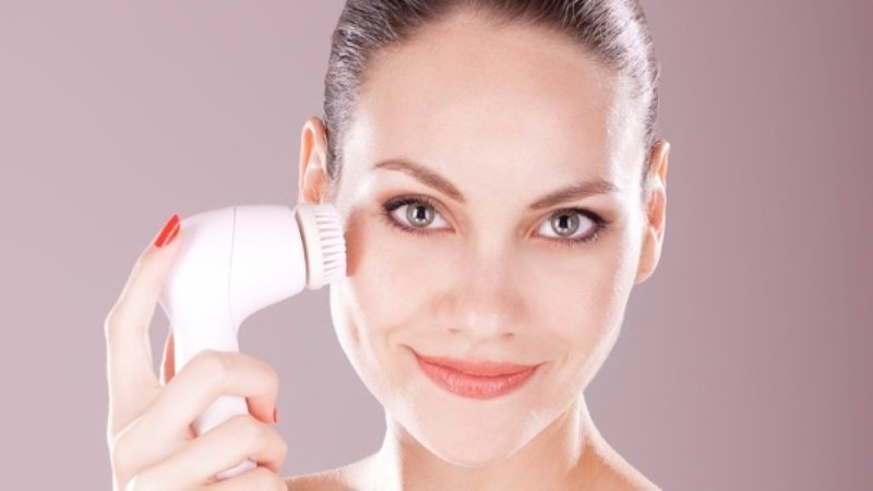 Yüz temizleme fırçası