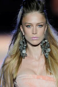 en moda küpe modelleri