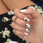 metalik gümüş rengi oje