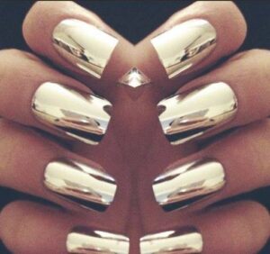 metalik gümüş rengi oje