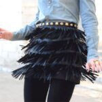 püsküllü siyah kısa etek