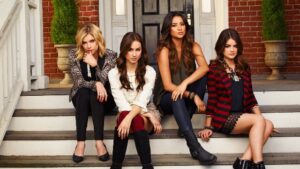 Pretty Little Liars Kızlarının Kıyafetleri