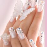 gelinler için tırnak süslemeleri