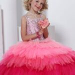 kız çocuk pembe gelinlik modeli