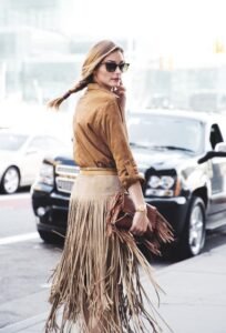 püsküllü süet etek modeli