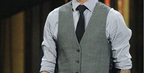 gri yelekli takım elbise modeli