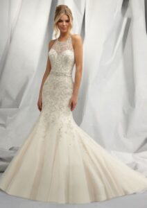 boyu uzun gösteren gelinlik modelleri