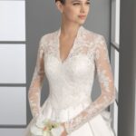 kolları dantel gelinlik modeli