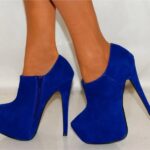 mavi kadife ayakkabı modeli