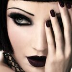 siyaha bakan ruj modası