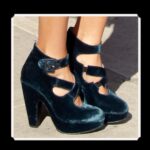 topuklu kadife ayakkabı