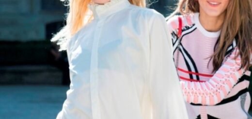 yüksek boyunlu gömlek